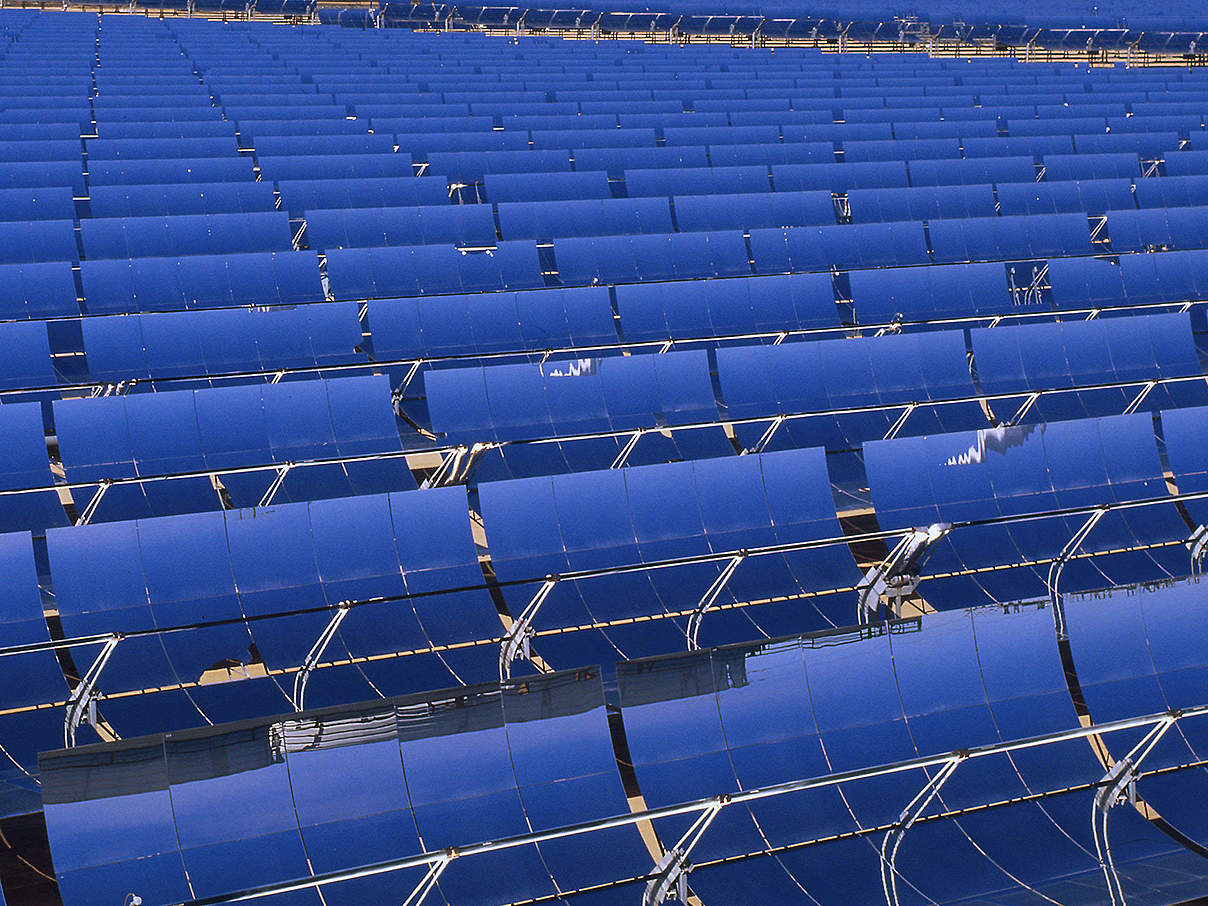 Das weltgrößte Photovoltaikkraftwerkin der Mojave-Wüste © Kevin Schafer / WWF