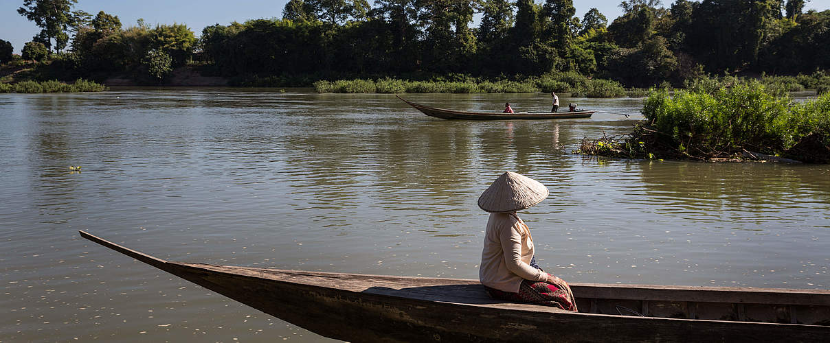 Vietnamesische Frau im Boot © Nicolas Axelrod Ruom / WWF-Greater Mekong