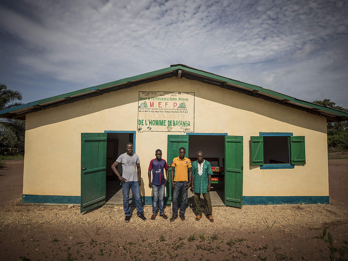 Menschenrechtszentrum in Bayanga © Thomas Nicolon / WWF Kongo